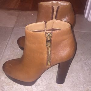 Aldo closed-toe wedges